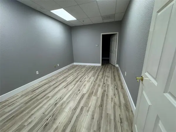 515 W Southlake Boulevard #100, Southlake, TX 76092