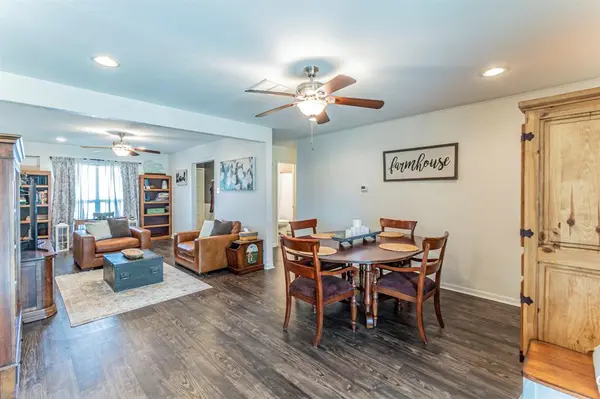 708 N Stewart Street, Azle, TX 76020