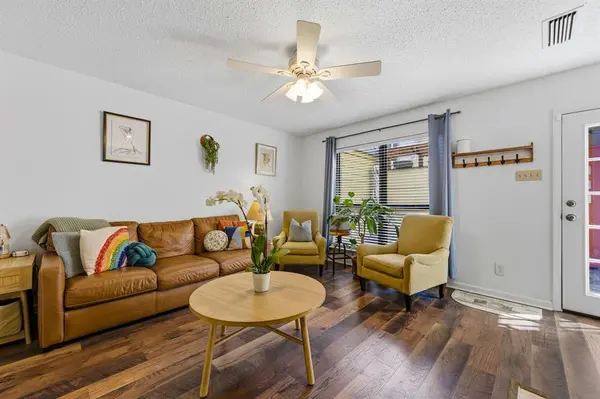 3939 Buena Vista Street #B, Dallas, TX 75204