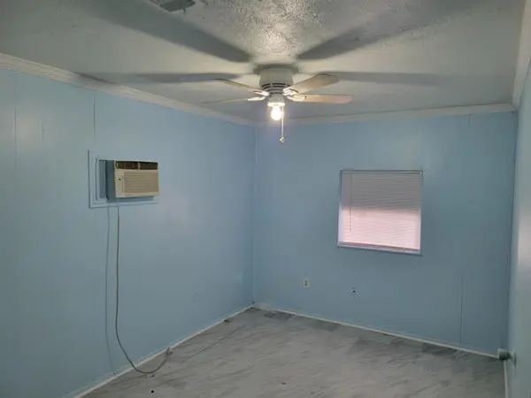 924 N Clements Street, Gainesville, TX 76240