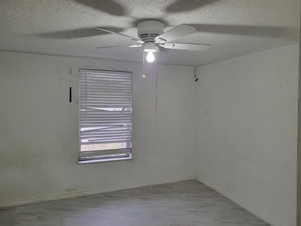 924 N Clements Street, Gainesville, TX 76240