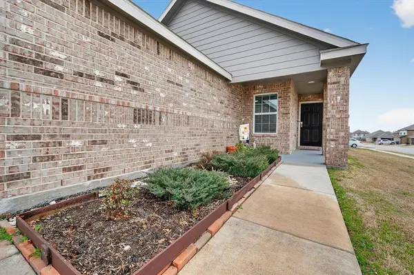 1601 Luke Street, Ennis, TX 75119