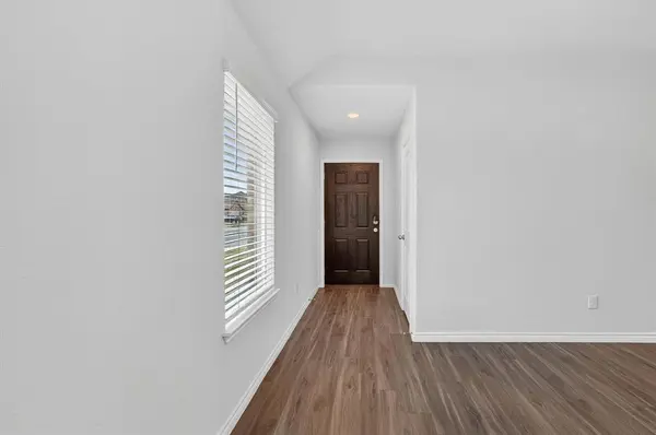 1601 Luke Street, Ennis, TX 75119