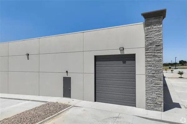 120 Business Park Drive, Hudson Oaks, TX 76087