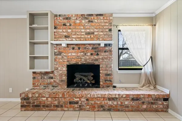 4011 Mountain Vista Drive, Granbury, TX 76048