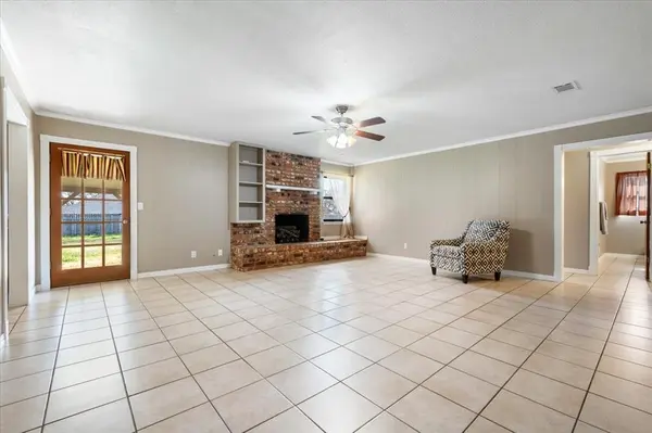 4011 Mountain Vista Drive, Granbury, TX 76048