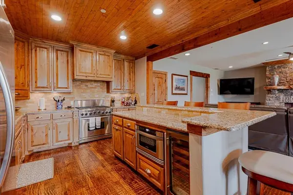 2033 Harbor Way #103, Graford, TX 76449