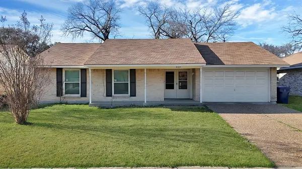 909 Ravencroft Drive, Garland, TX 75043