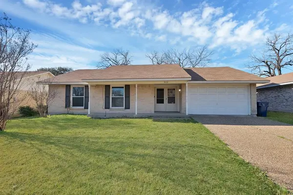 909 Ravencroft Drive, Garland, TX 75043