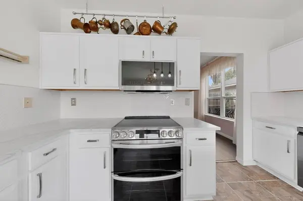 812 Windswept Drive, Cedar Hill, TX 75104