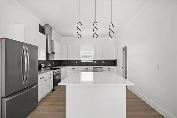 302 E Glenwood, Mabank, TX 75147