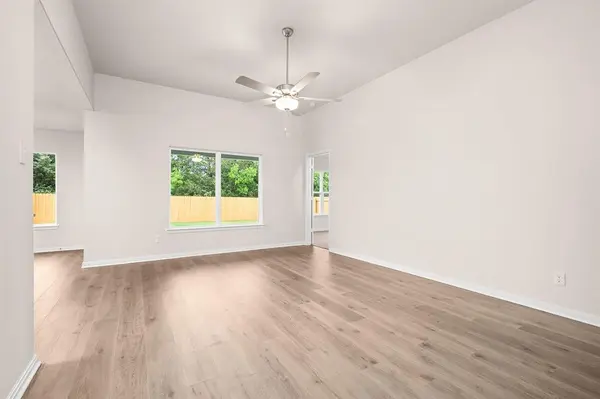 206 N Island Drive, Terrell, TX 75160