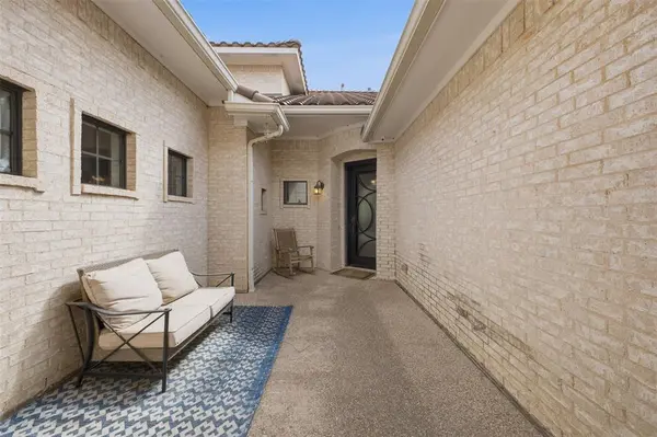 6728 Barcelona, Irving, TX 75039