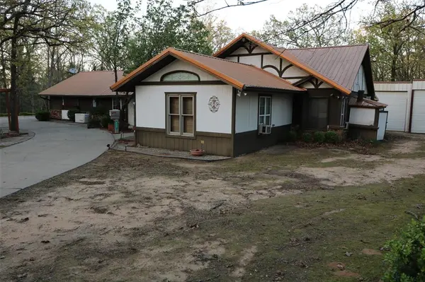 425 Dove Hollow, Paris, TX 75462