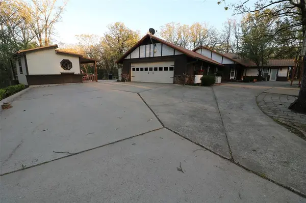 425 Dove Hollow, Paris, TX 75462