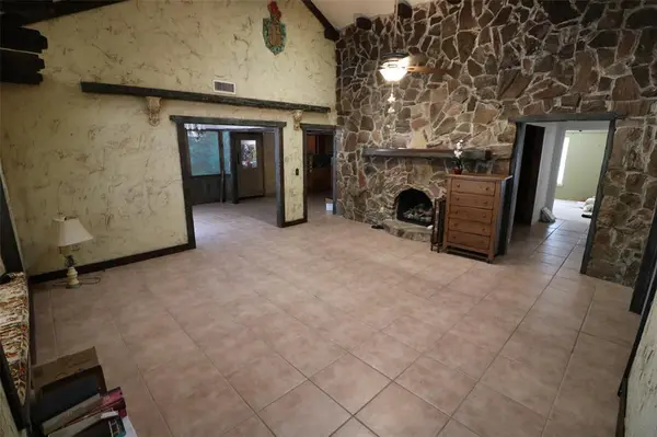 425 Dove Hollow, Paris, TX 75462