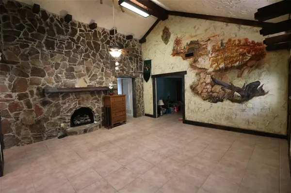 425 Dove Hollow, Paris, TX 75462