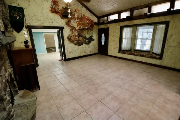 425 Dove Hollow, Paris, TX 75462