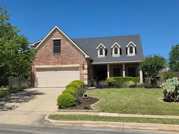 2716 Park Place, Burleson, TX 76028