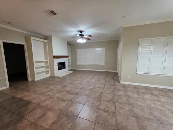 2716 Park Place, Burleson, TX 76028