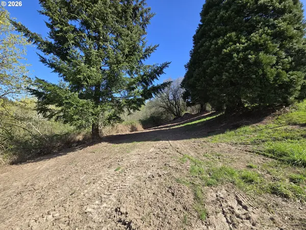 420 TOPEKA RD, Kelso, WA 98626