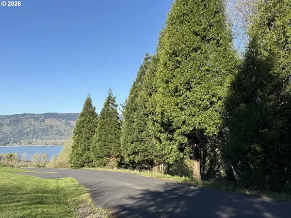 420 TOPEKA RD, Kelso, WA 98626