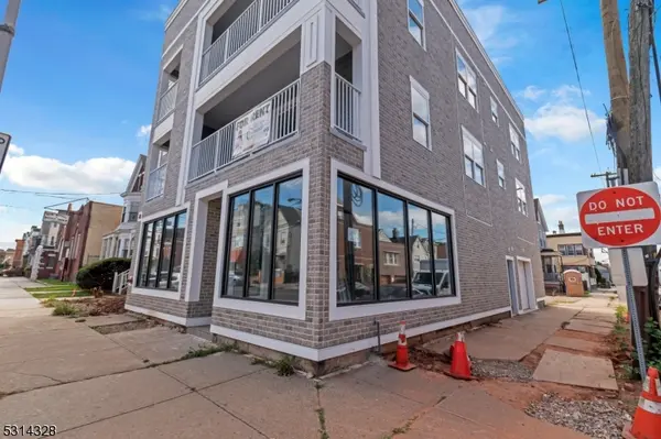 862 E Jersey St #5, Elizabeth City, NJ 07201