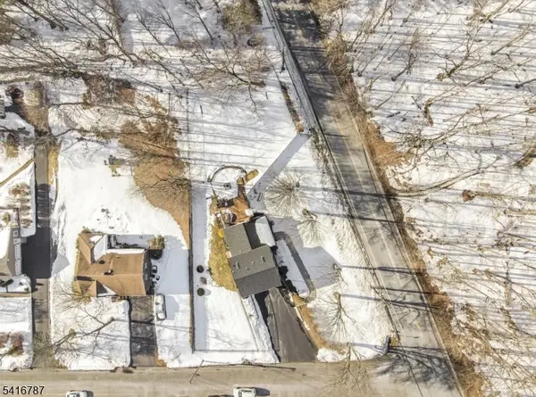 144 Chamberlain Rd, Jefferson Twp., NJ 07438