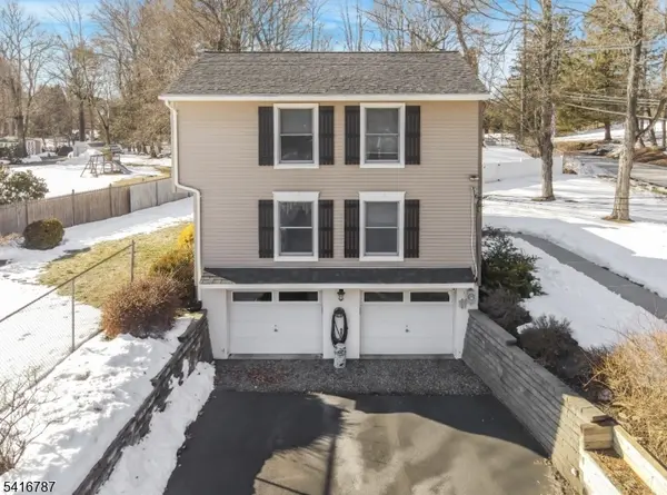 144 Chamberlain Rd, Jefferson Twp., NJ 07438