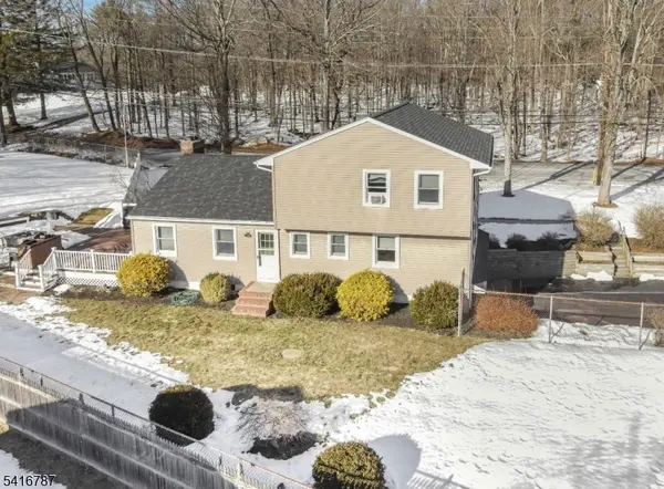 144 Chamberlain Rd, Jefferson Twp., NJ 07438