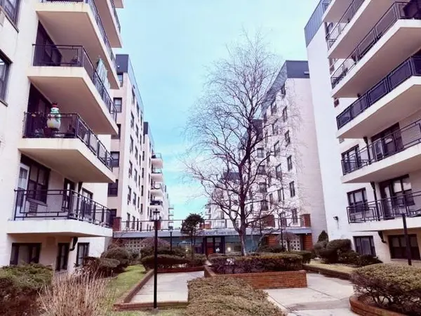 3855 Shore Pkwy #3M, Brooklyn, NY 11235