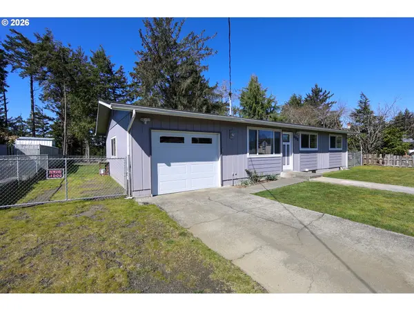 560 FILLMORE ST, Coos Bay, OR 97420