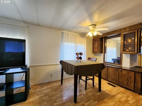 13531 CLAIRMONT WAY #100, Oregon City, OR 97045