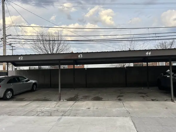 22835 Grove RD, St Clair Shores, MI 48080