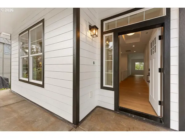 737 SE FOREST GLEN RD, Estacada, OR 97023