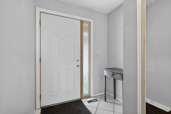 53 Millrise LN SW, Calgary, AB T2Y 2C4