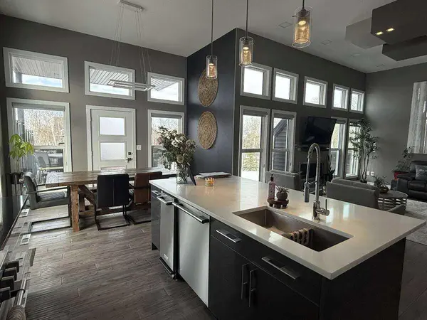 10522 101 AVE, Sexsmith, AB T0H 3C0