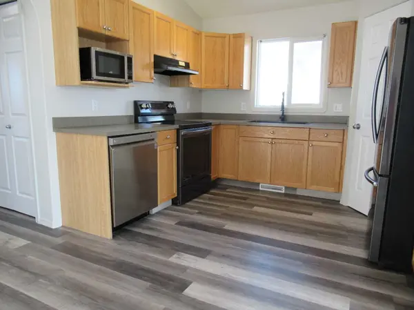 7830 115A ST, Grande Prairie, AB T8W 0A1