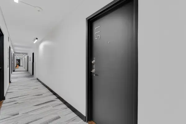 33 Isabella ST #511, Toronto C08, ON M4Y 2P7