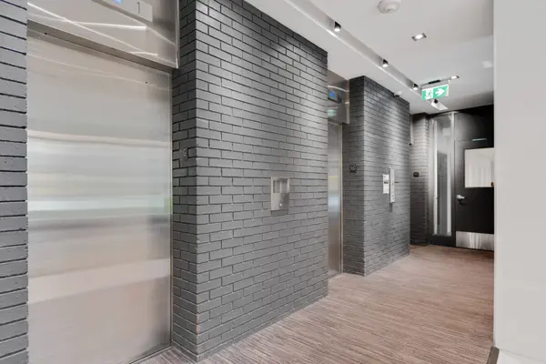 33 Isabella ST #205, Toronto C08, ON M4Y 2P7