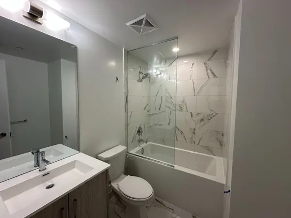 180 Front ST E #2915, Toronto C08, ON M5A 0A9