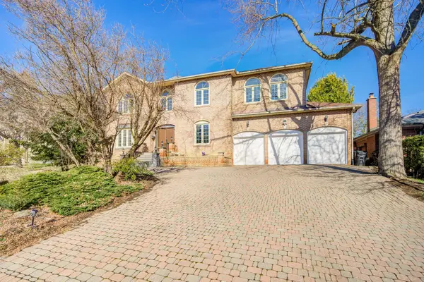 21 Kirkdale CRES, Toronto C13, ON M3B 2J7