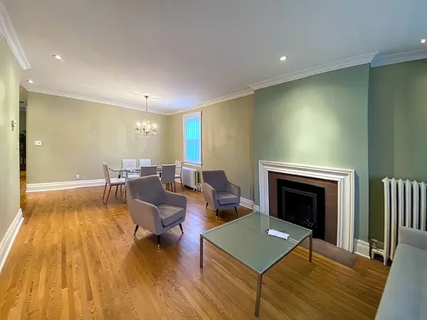 21 Melgund RD #Main + Lower, Toronto C02, ON M5R 1Z9