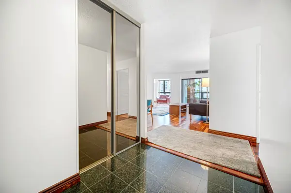 62 Wellesley ST W #803, Toronto C01, ON M5S 2X3