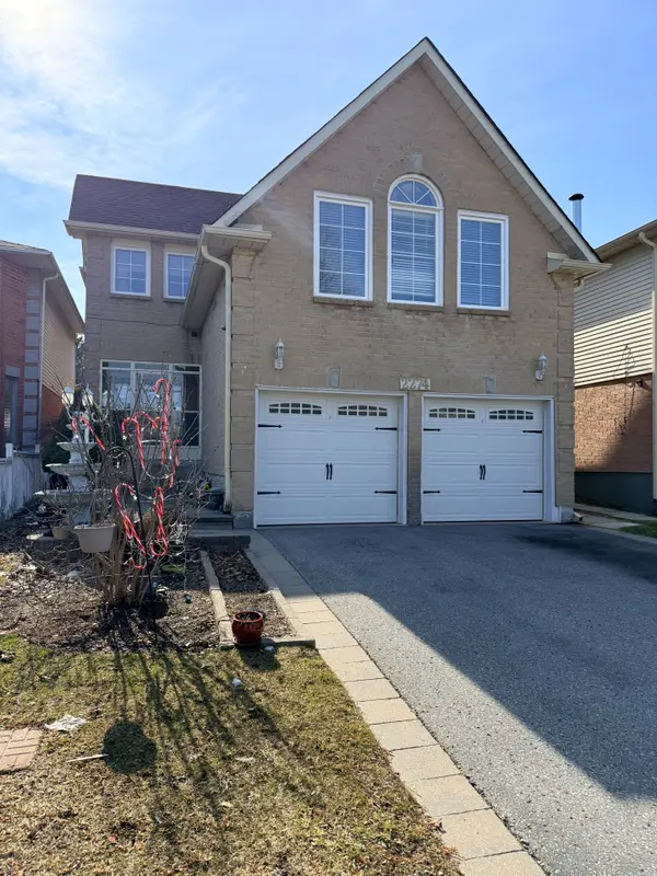 2274 Chapman CT, Pickering, ON L1X 2E8