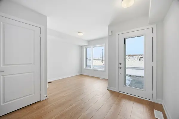 16 Pluto WAY, Whitby, ON L1M 0M7