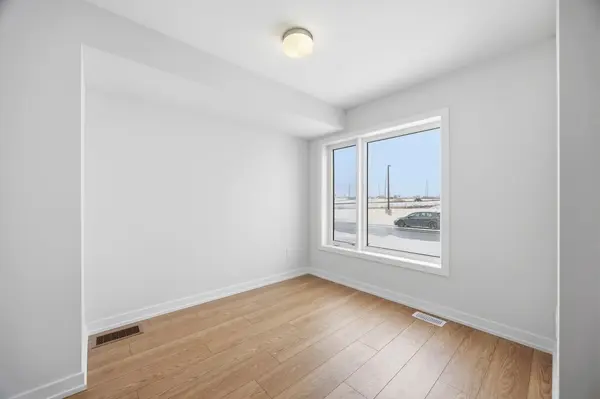 16 Pluto WAY, Whitby, ON L1M 0M7