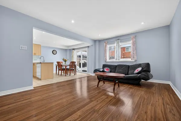 349 Wood Duck LN, Newmarket, ON L3X 2X8