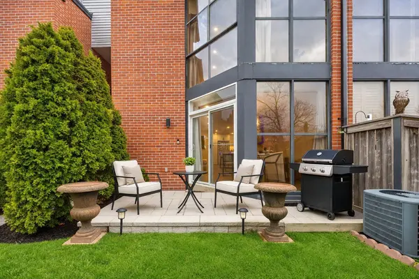 100 Arbors LN #TH #10, Vaughan, ON L4L 7G4