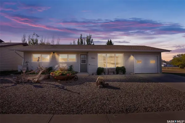 704 Leeville DRIVE,  Assiniboia,  SK S0H 0B0